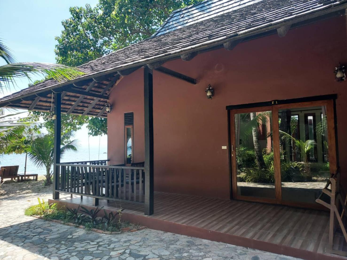 Club Hotel