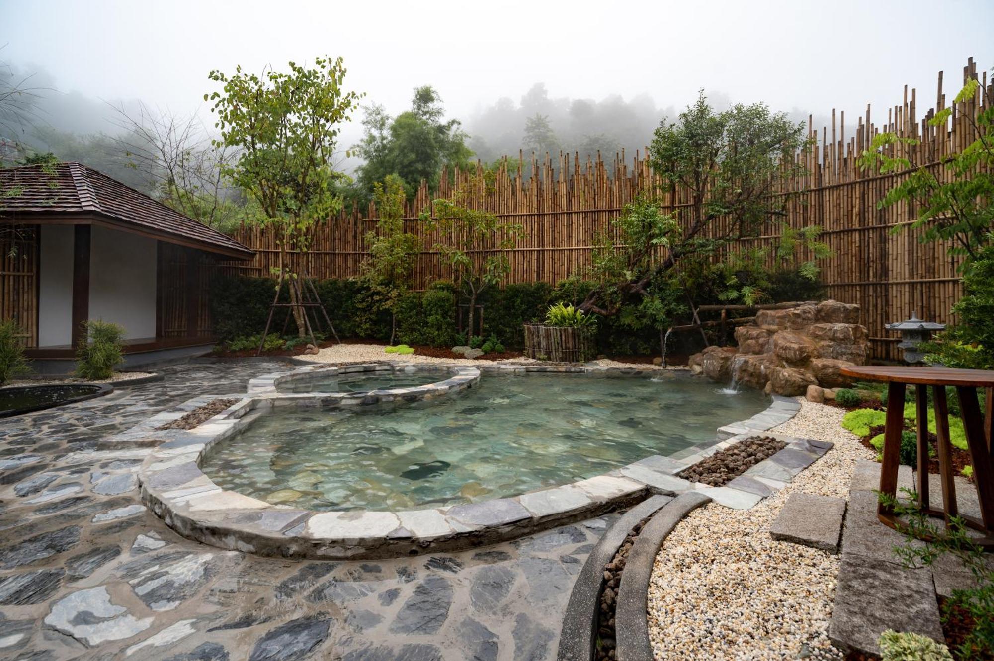Onsen At Moncham Resort Mae Rim