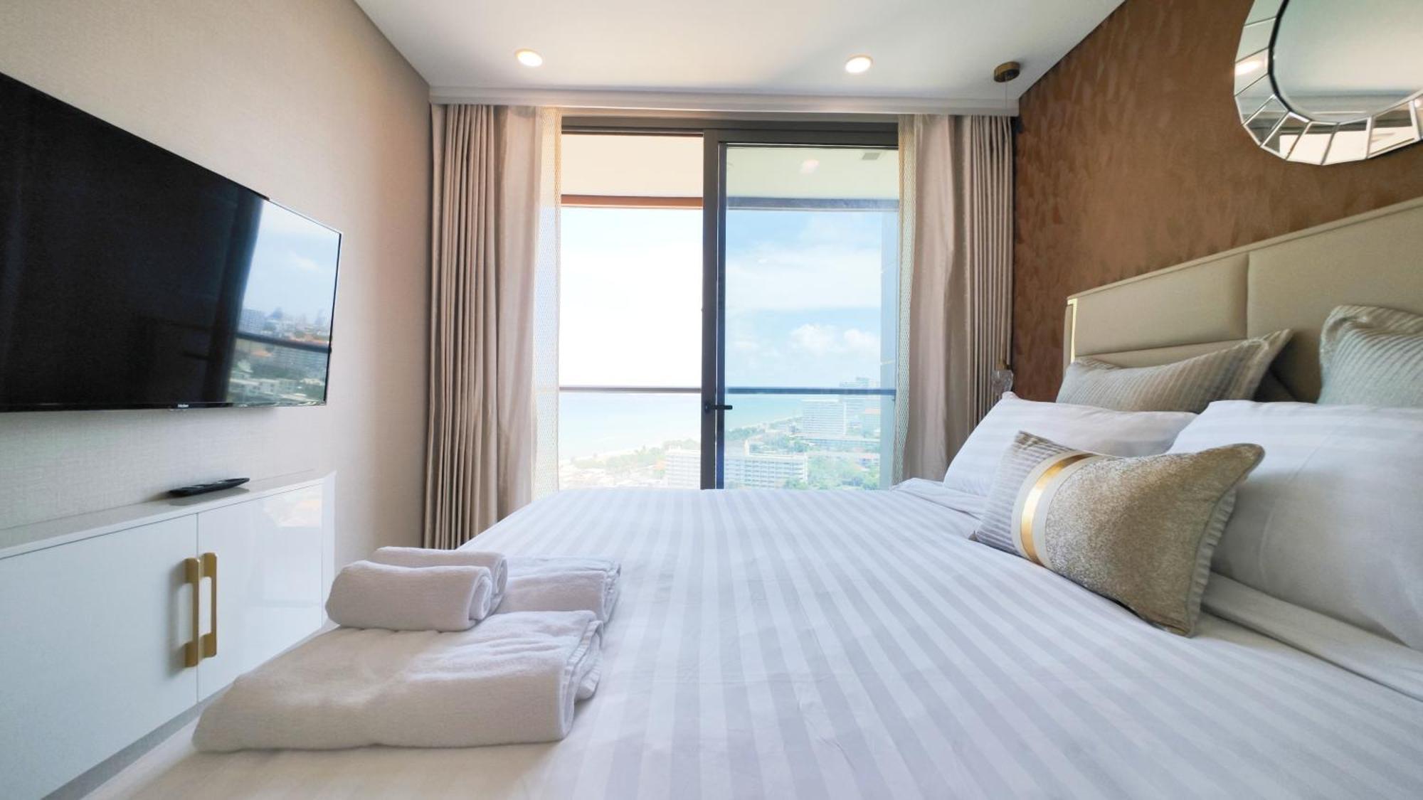 The Astra Sky River Apartment *