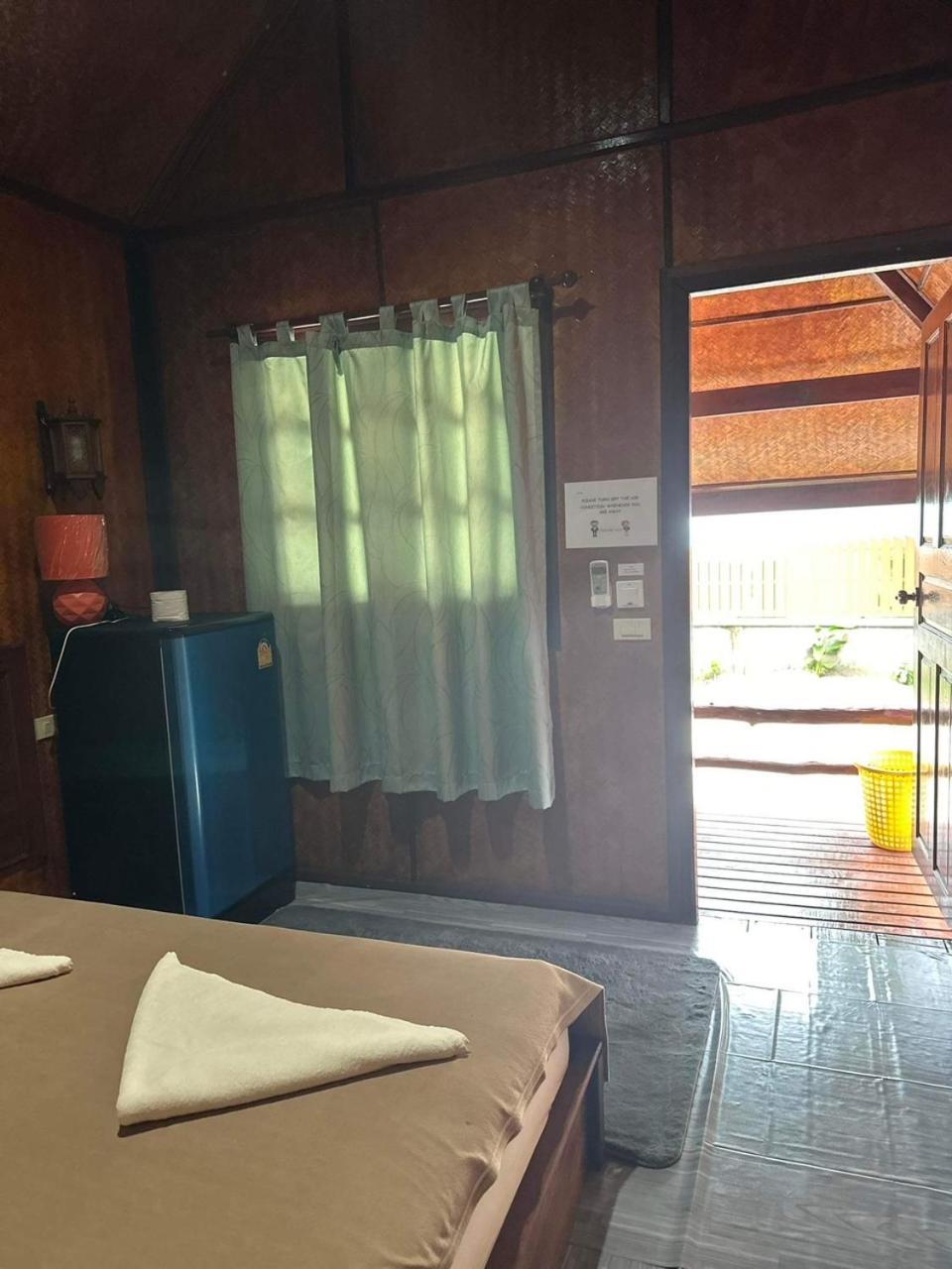 Buddha Raksa * Thong Nai Pan Yai