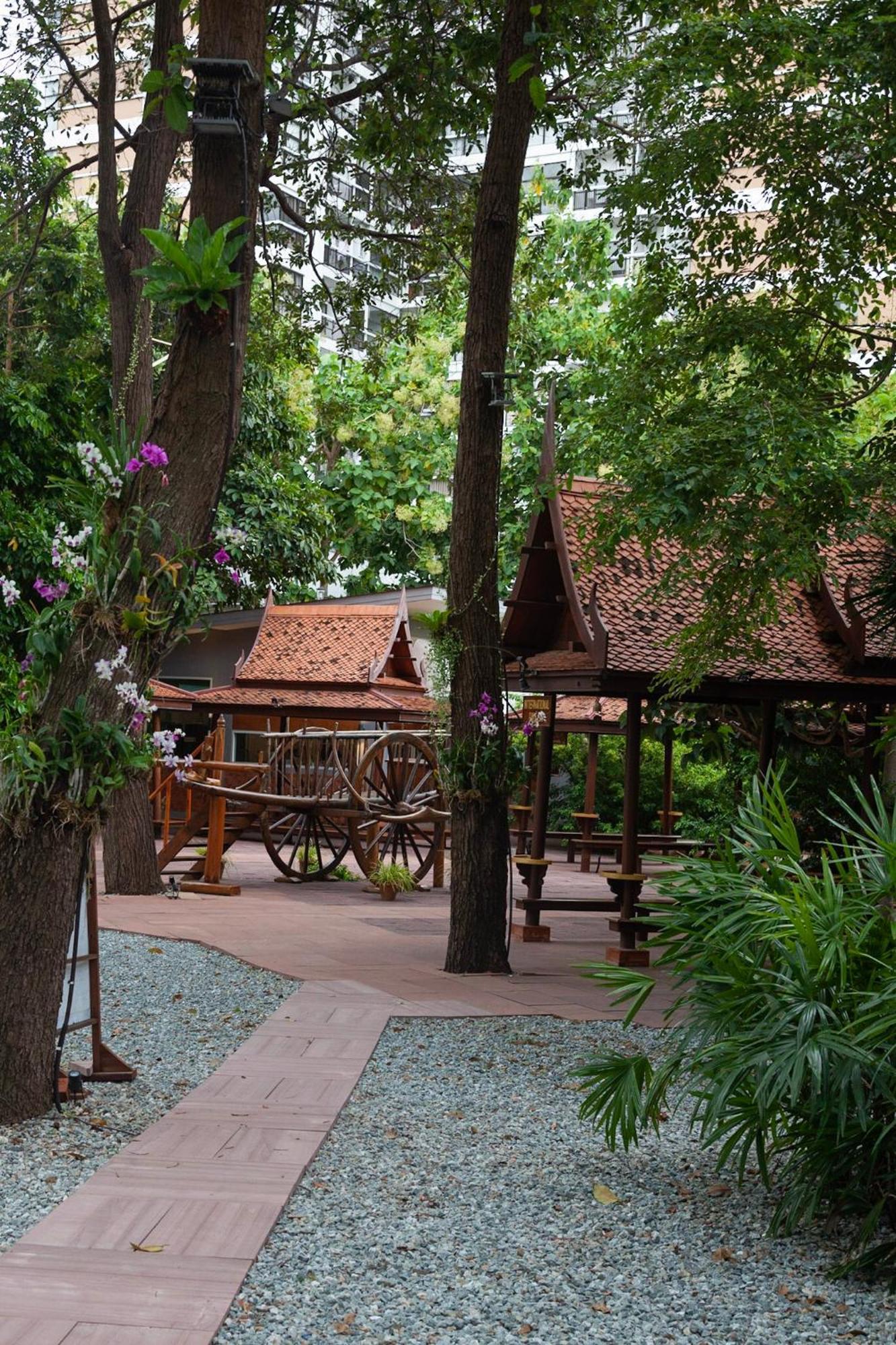 Resort Sugar Hut & Restaurant Pattaya