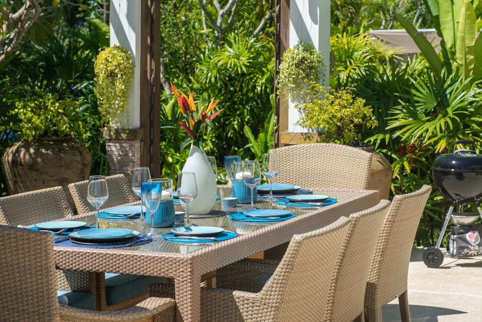 Beachfront Baan Rim Haad 3br Villa