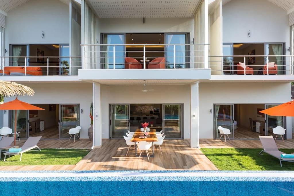 5-bdr Luxury At A With Club And Concierge Service Villa *