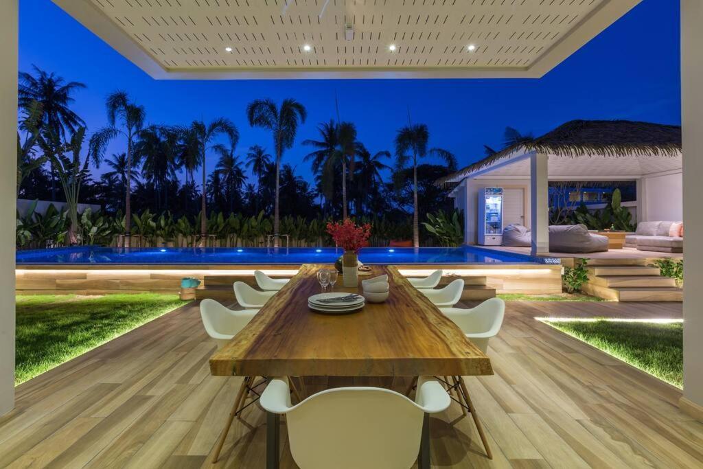 5-bdr Luxury At A With Club And Concierge Service Villa
