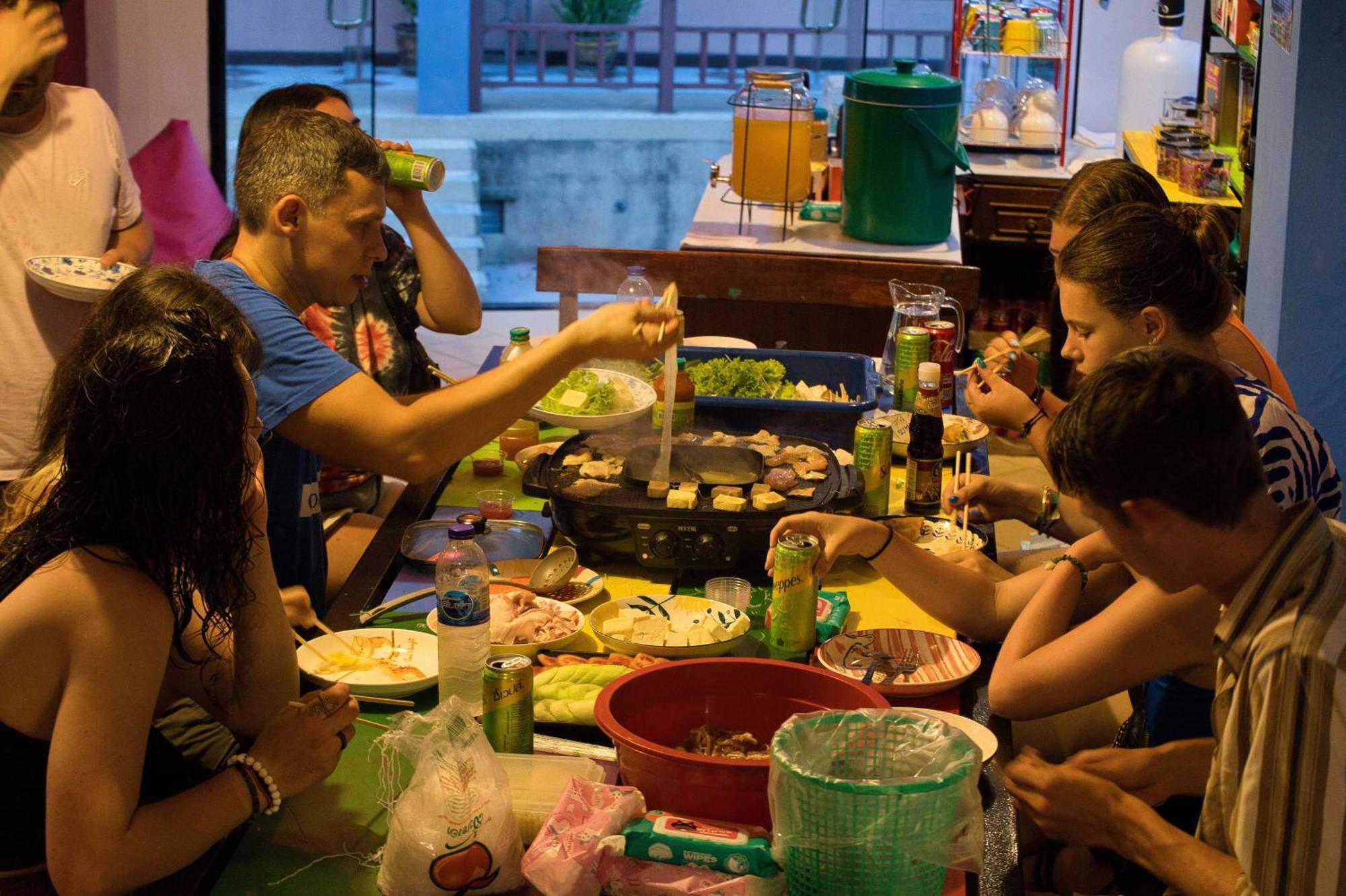 The Funky Monkey - 18 To 40 Years Old Only Hostel