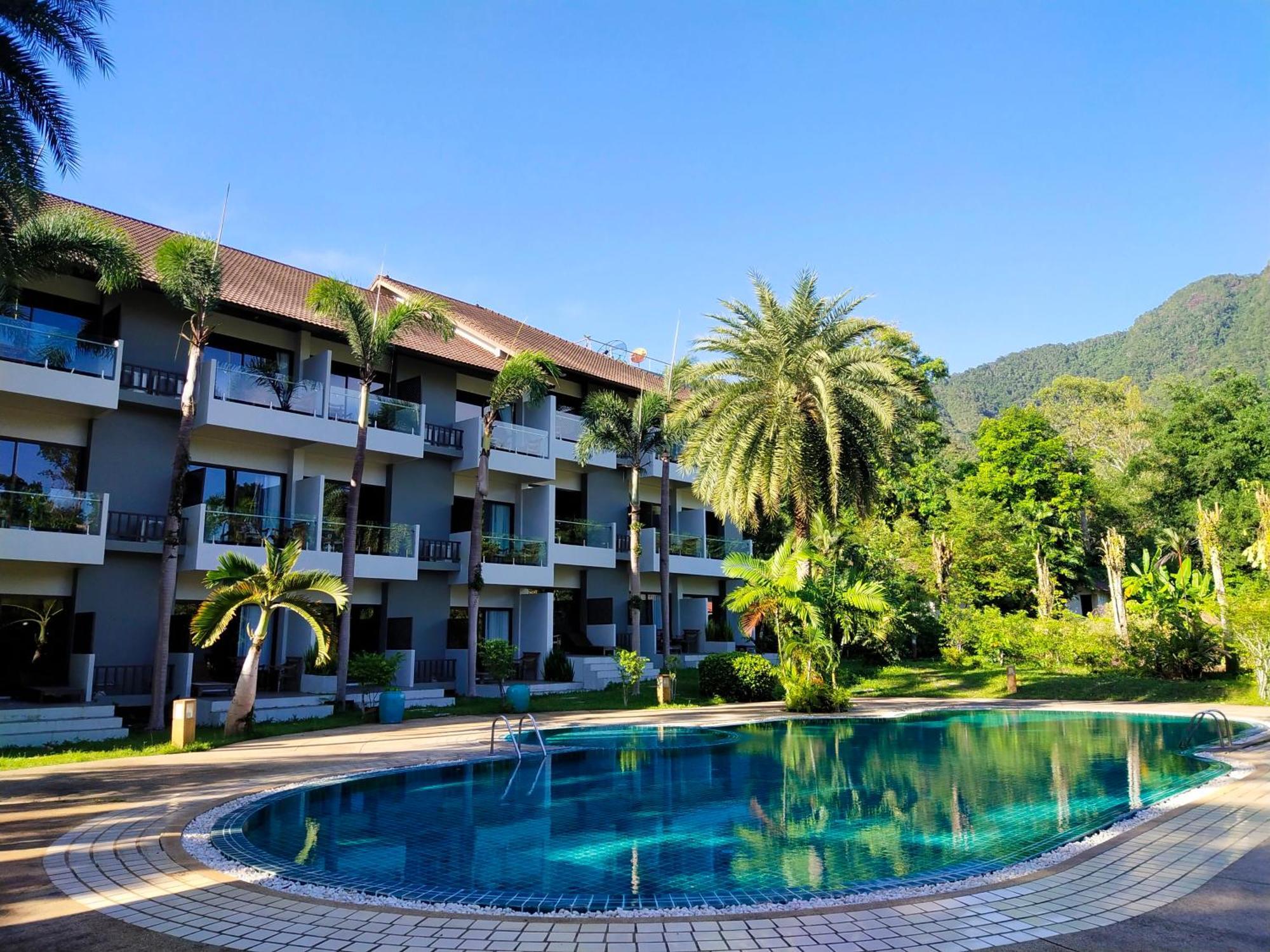 Chang Buri & Hillside