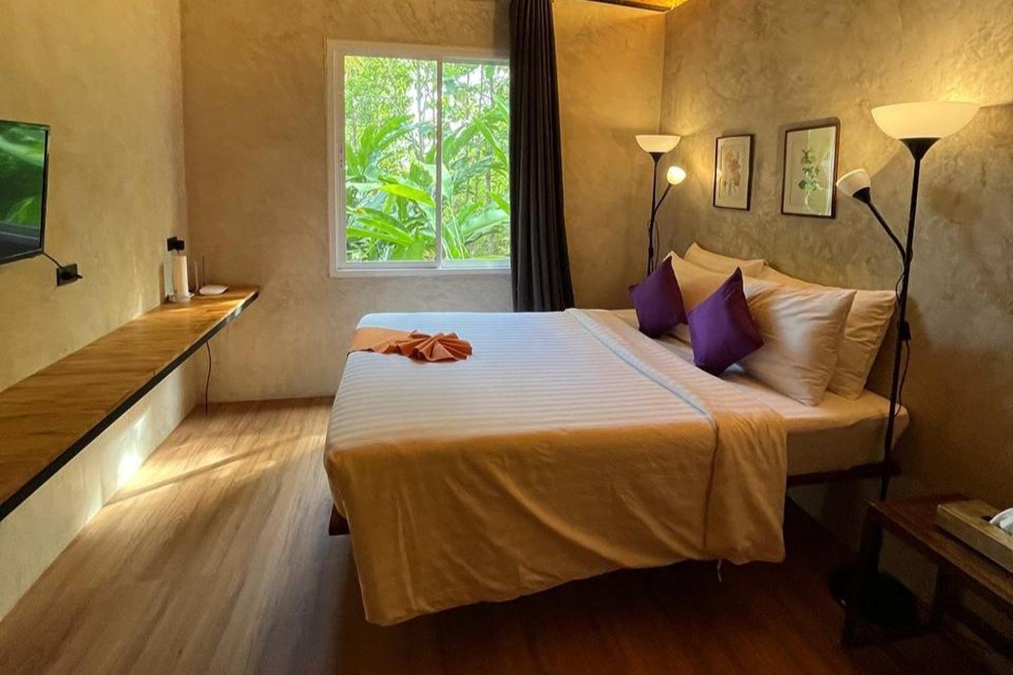Tanya Baan Bon Doi Villa *