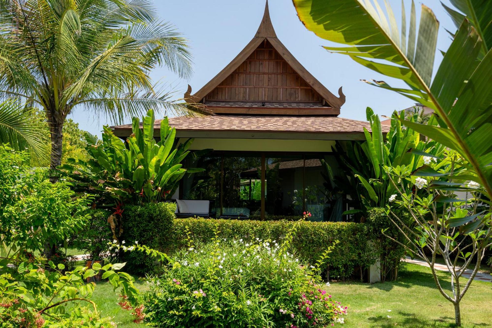 Resort Lanta Palace & - Adult Only 4*