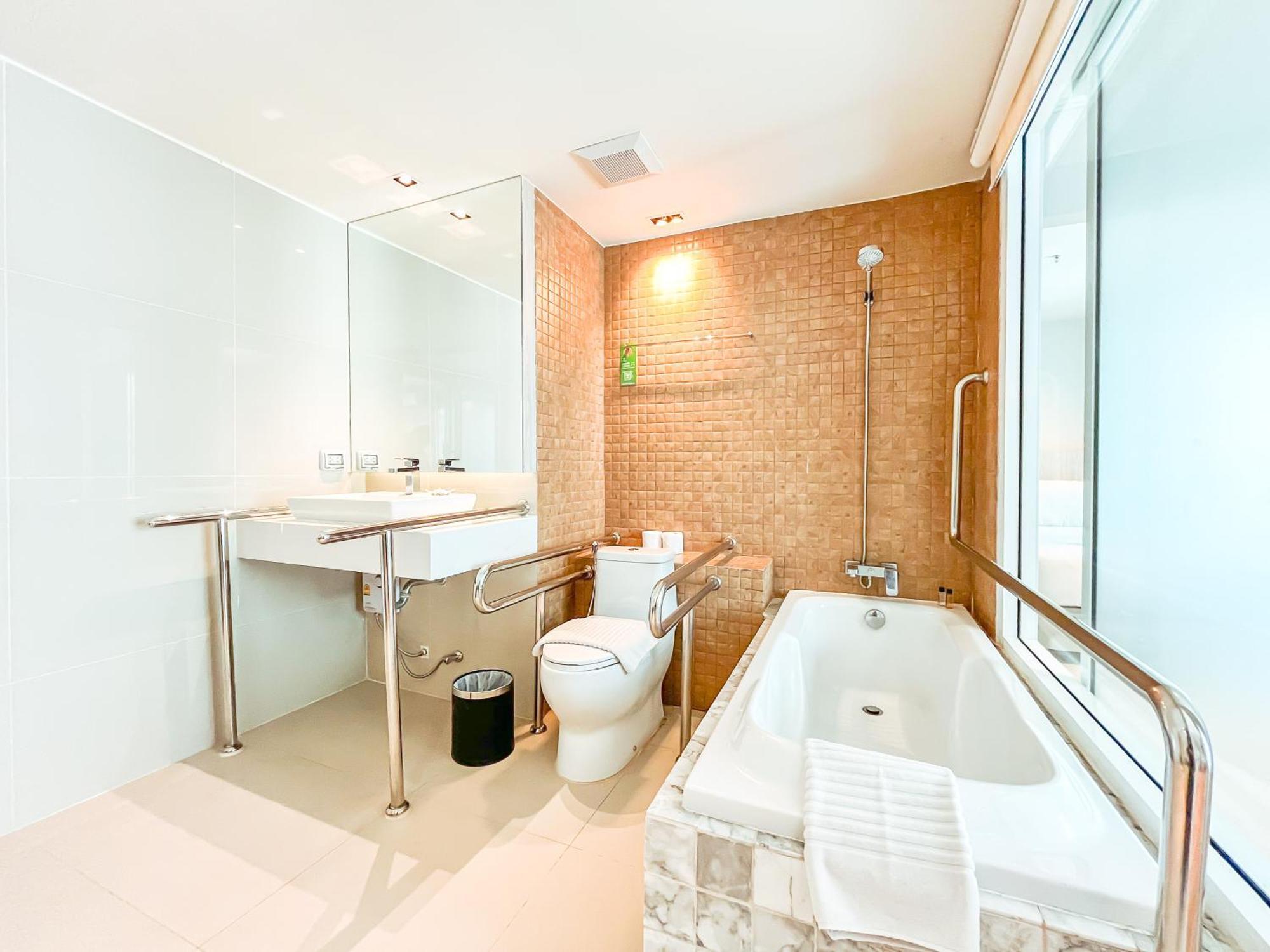 Hotel Morada Pattaya 4*