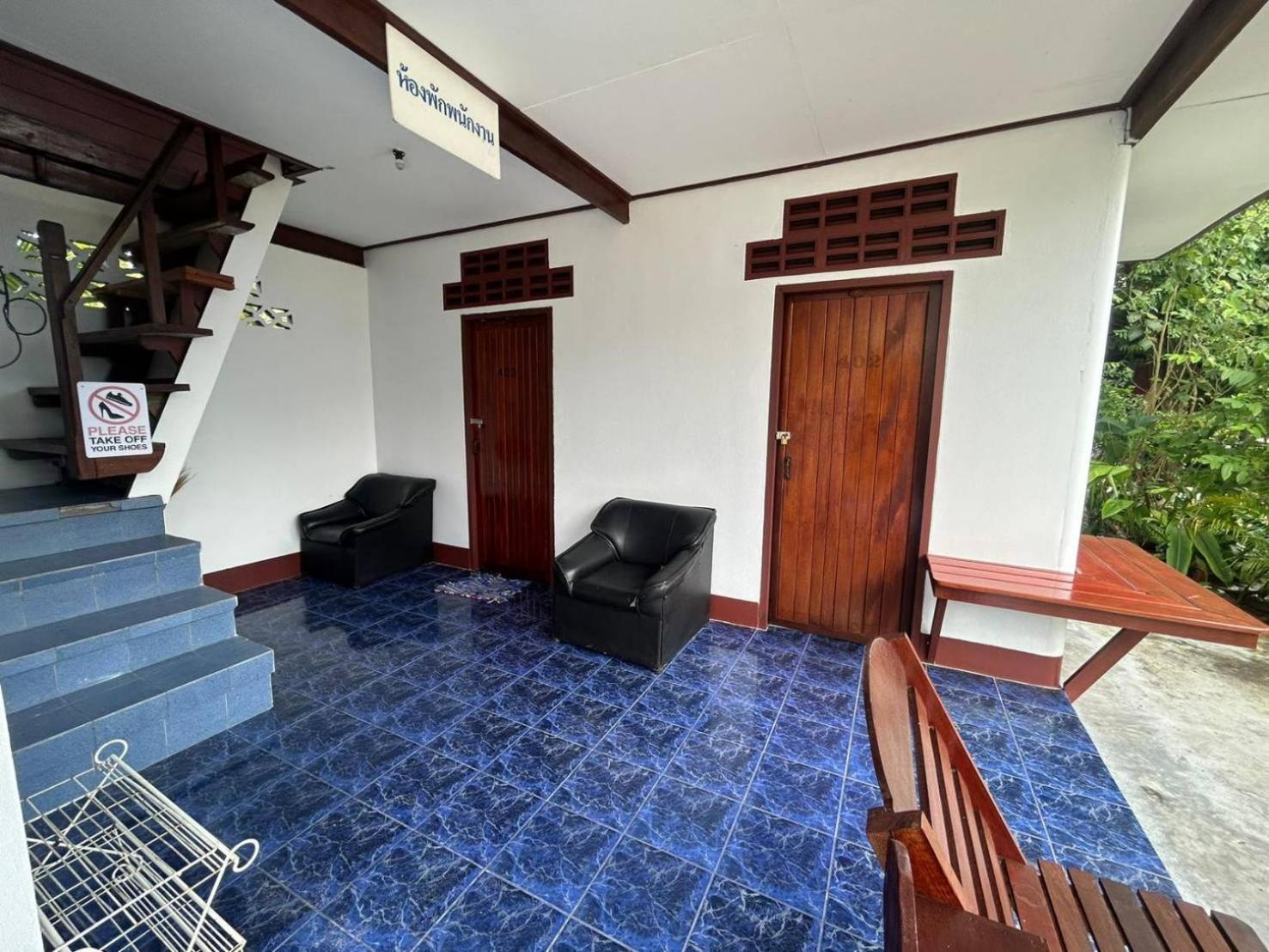 Pinks Guest house *