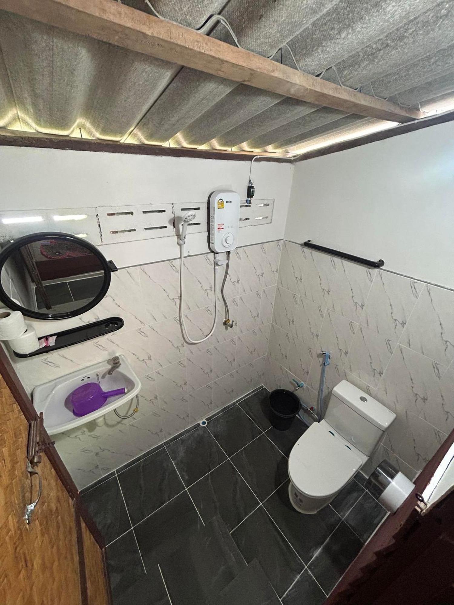 Pinks Guest house Baan Tai