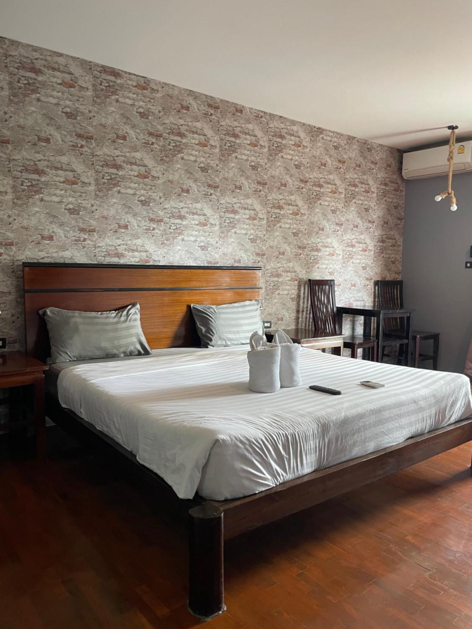 Retro Guest house