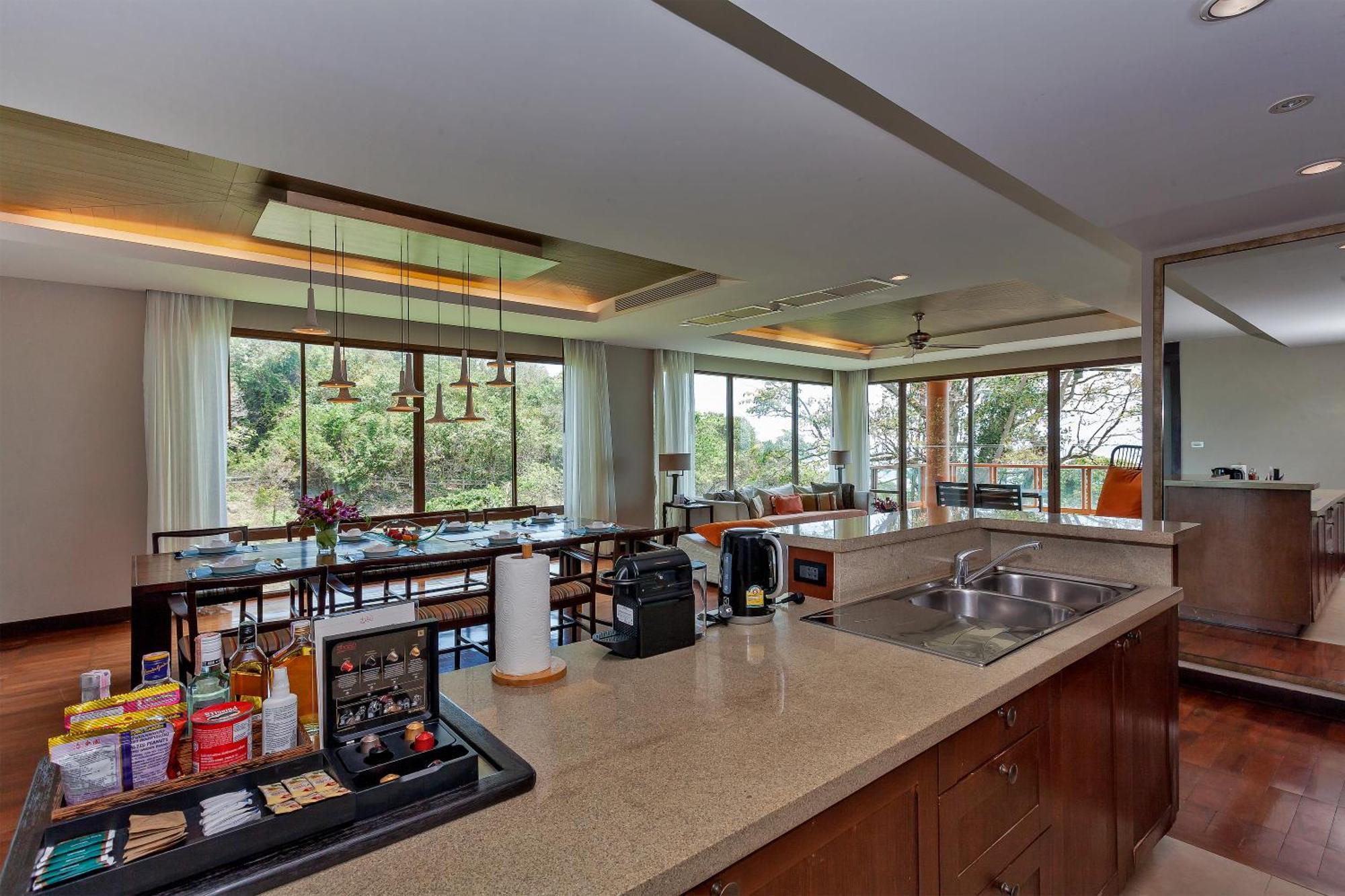 Shasa - Luxury Beachfront Apartment