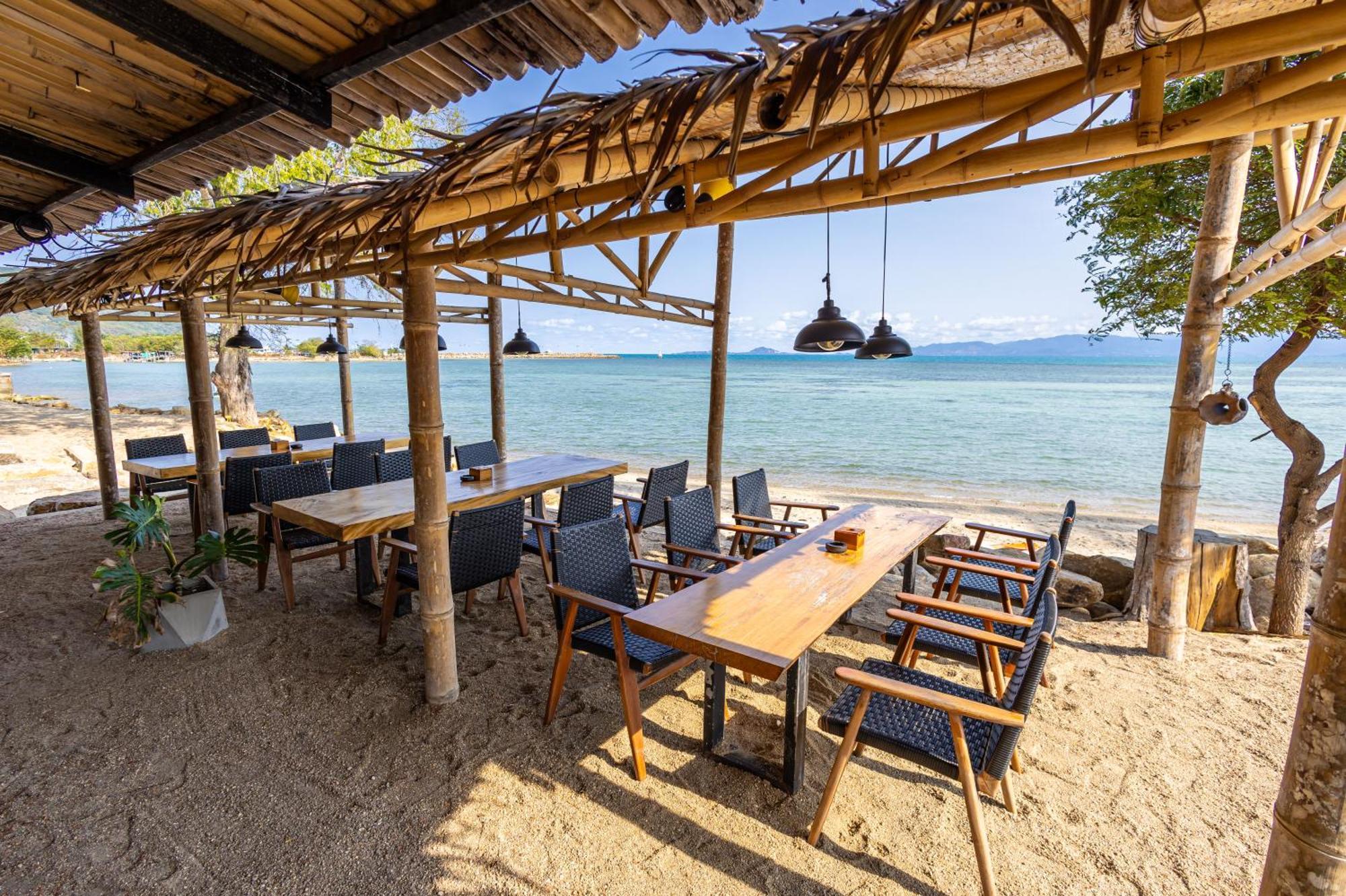 Absolute Beachfront Hotel