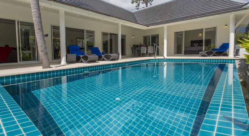 Villa Pool