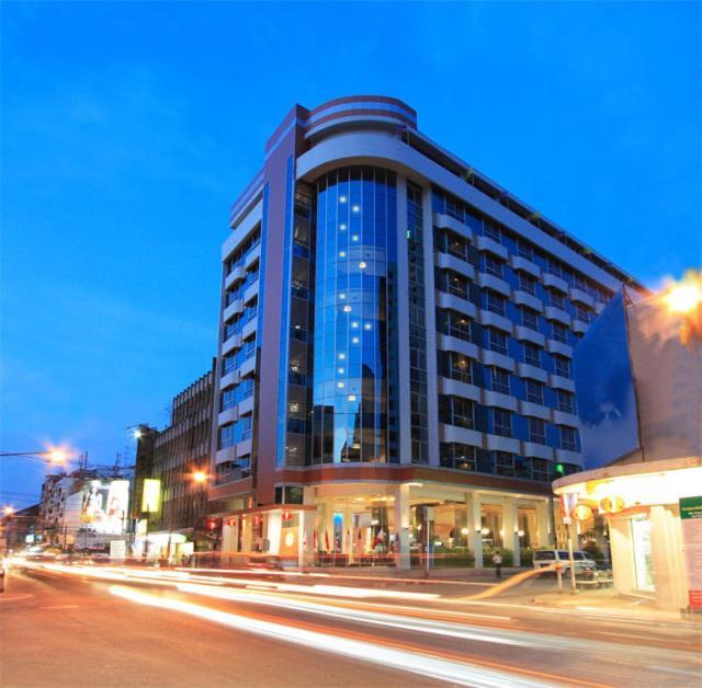 Hotel Golden Crown Grand