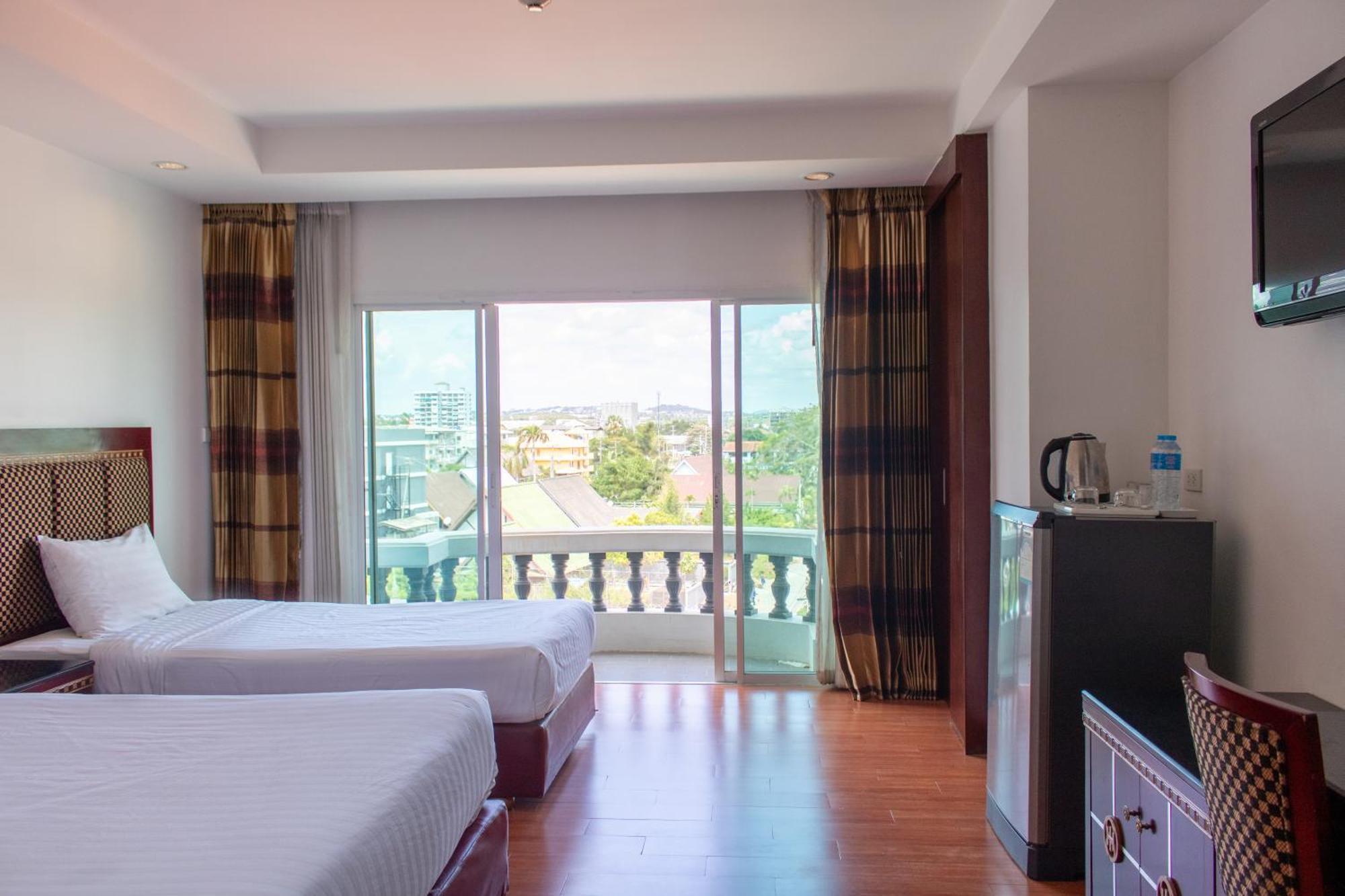Hisotel Hotel 4*