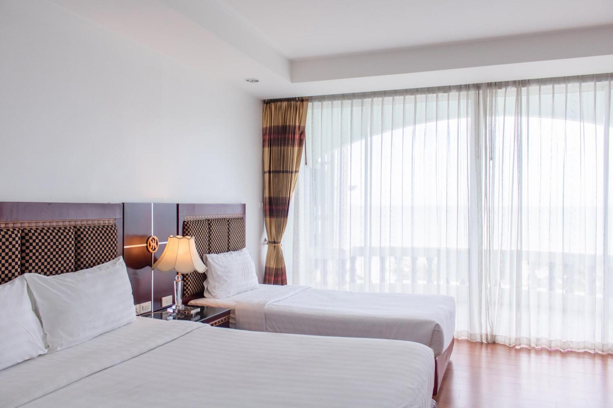 Hisotel Hotel 4*