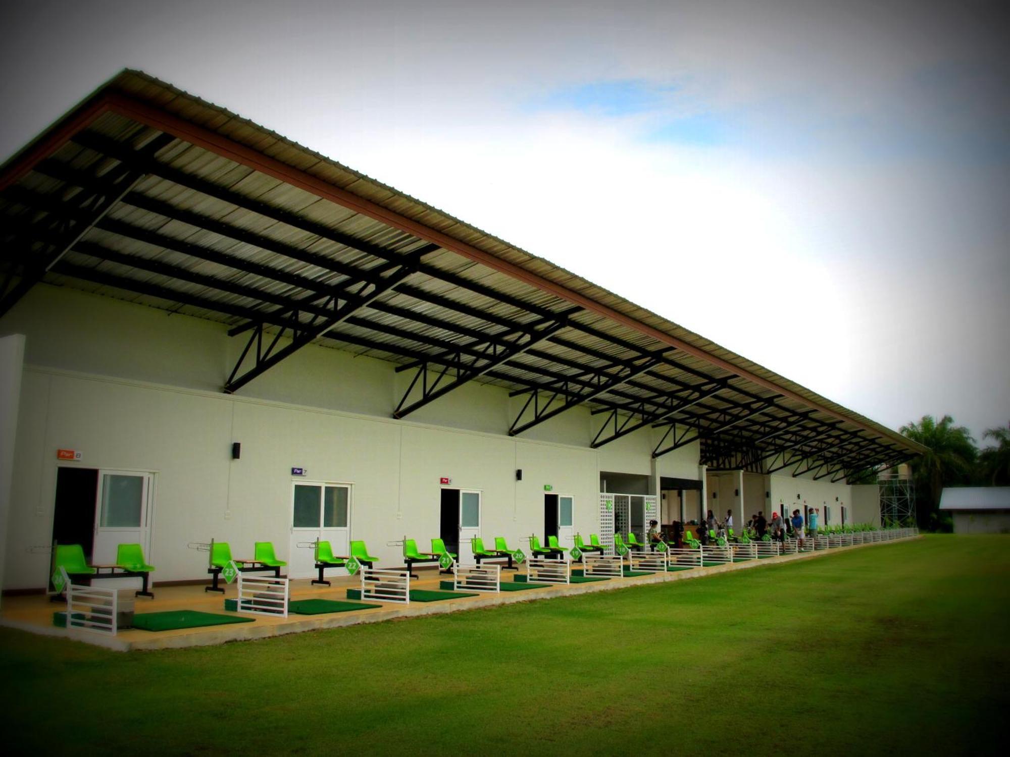 Resort Palm Driving Range &