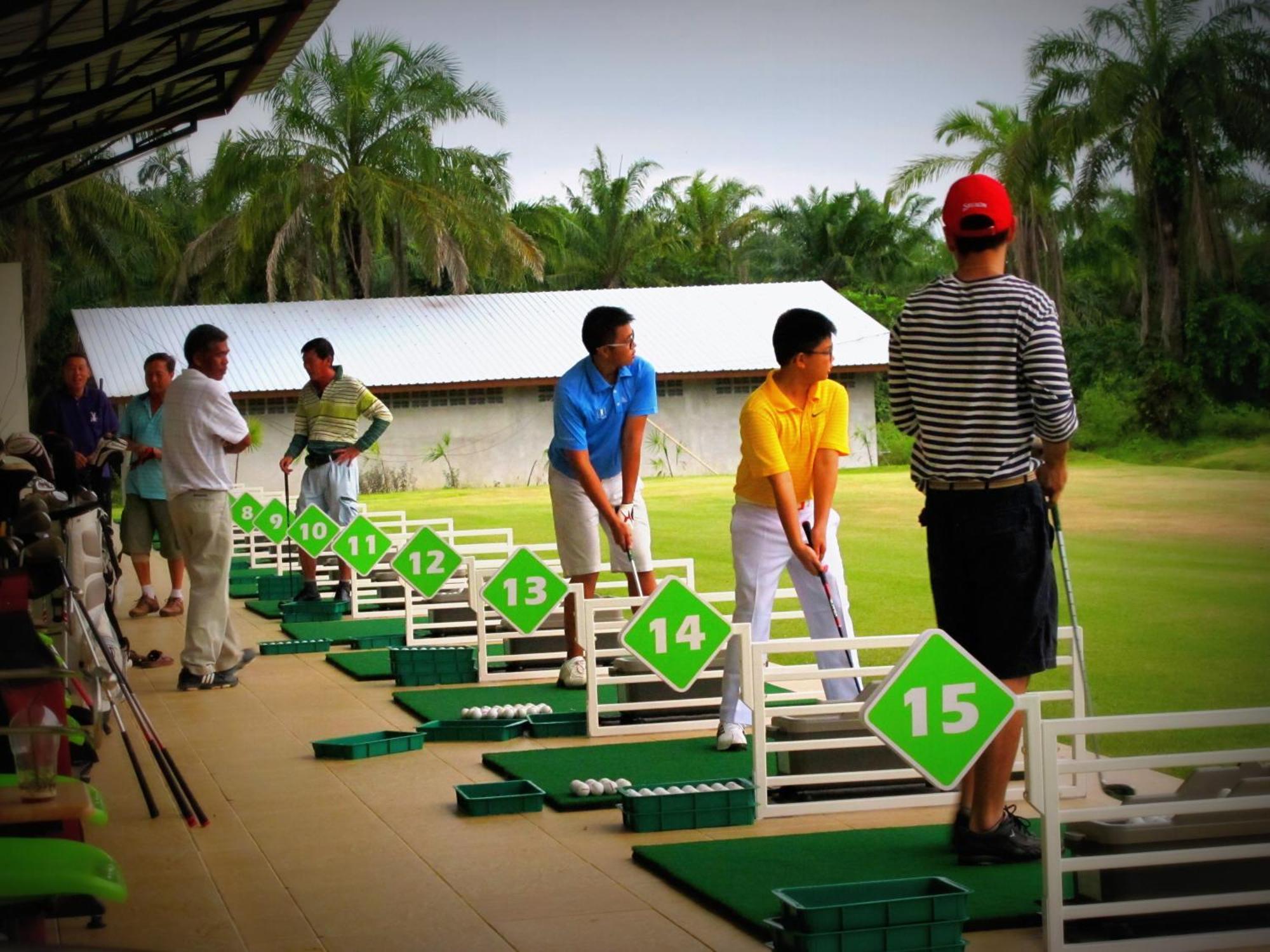 Palm Driving Range &