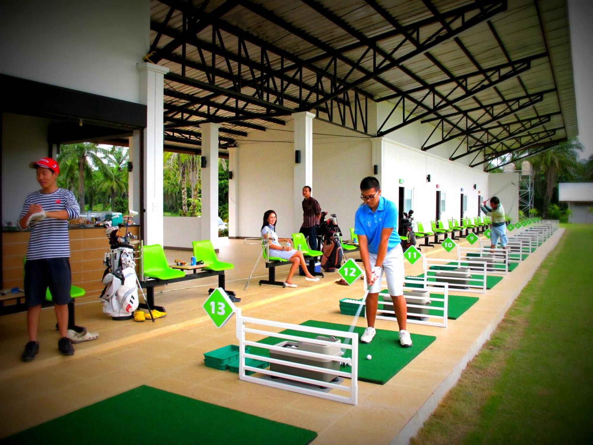 Palm Driving Range &