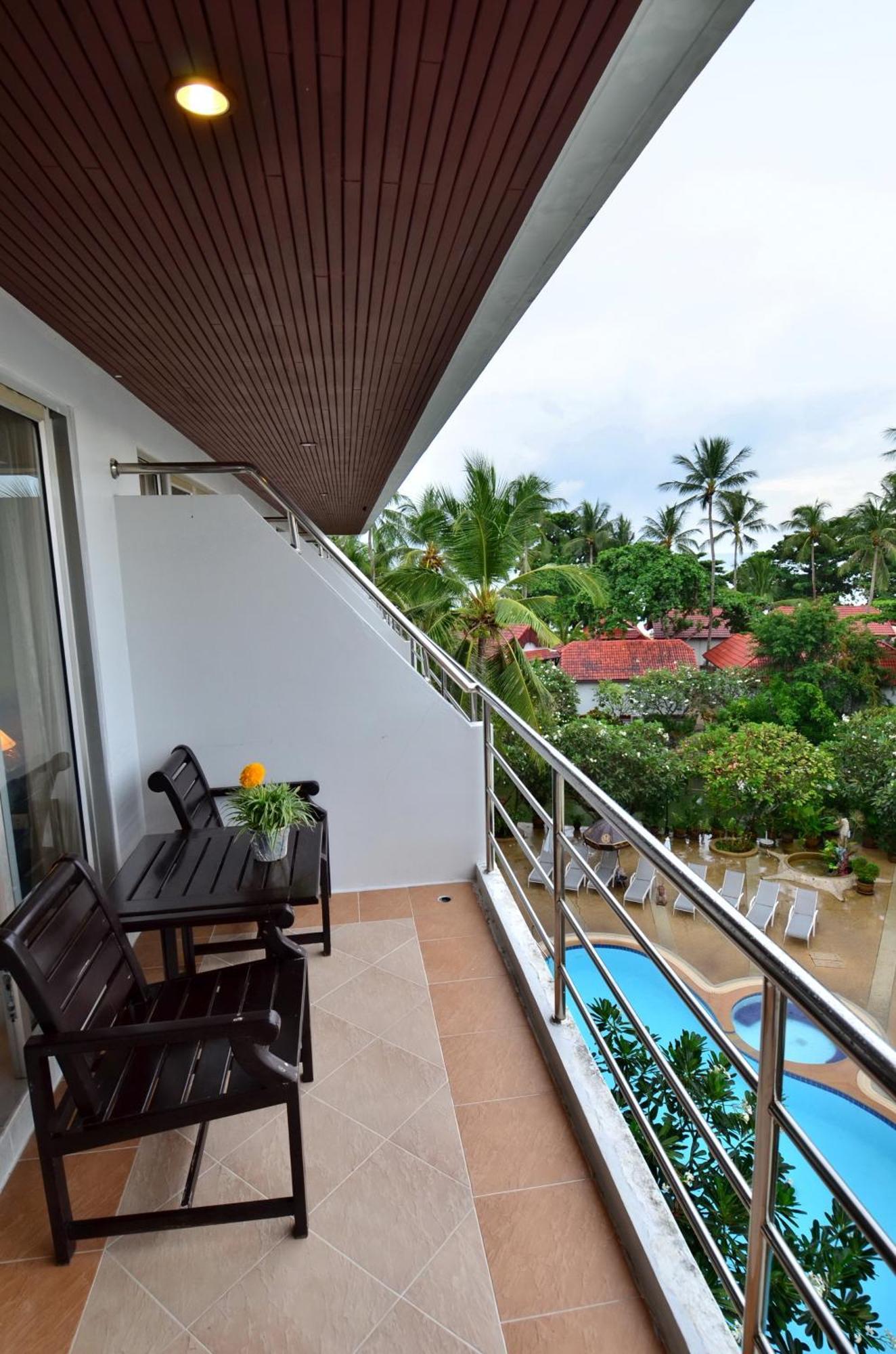 Samui First House Hotel 3*