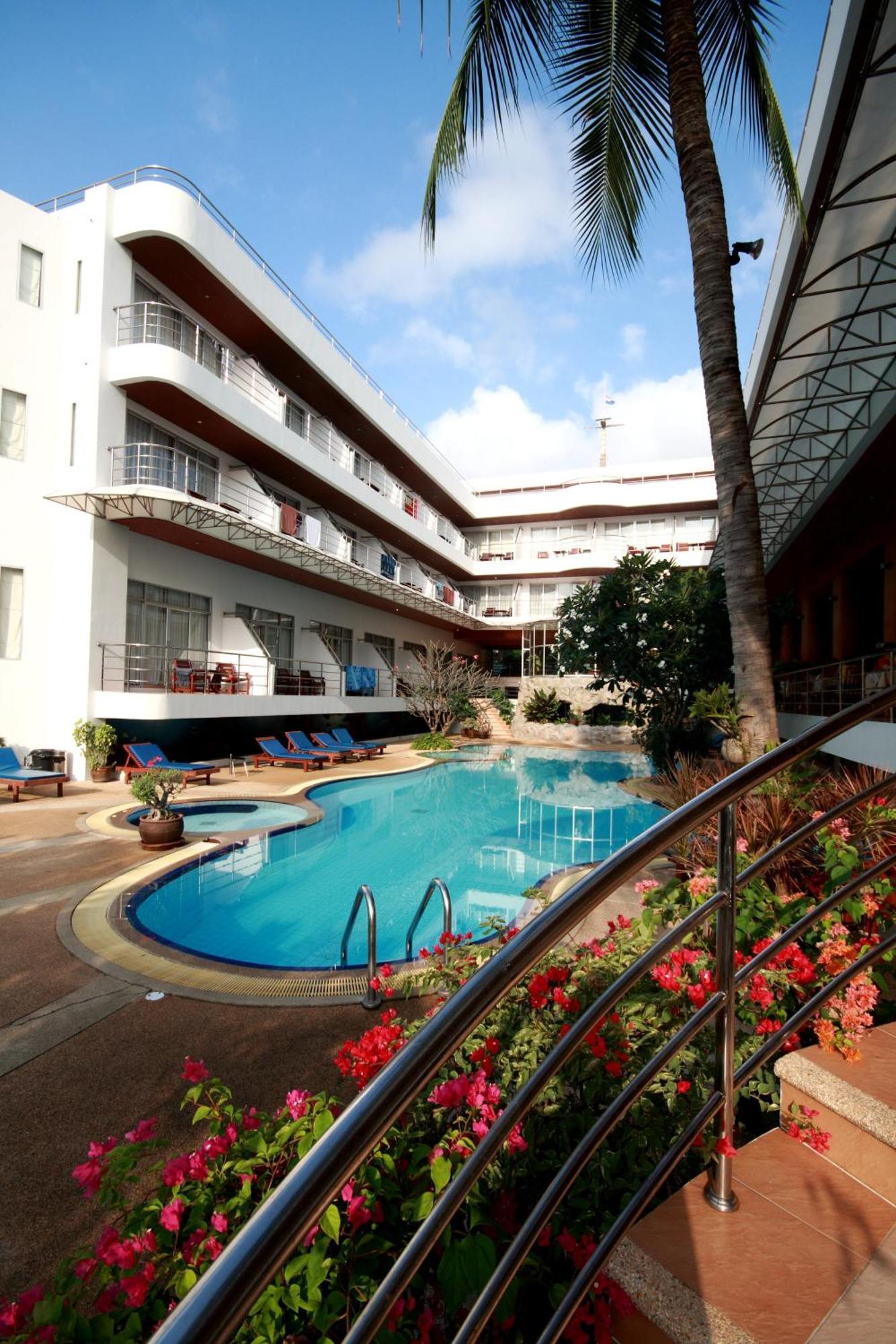 Samui First House 3*