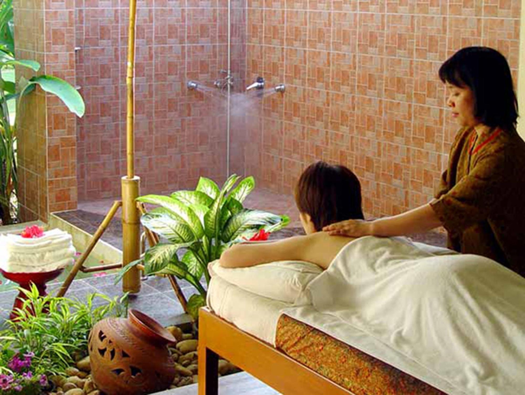 The Imperial River House Resort, Resort