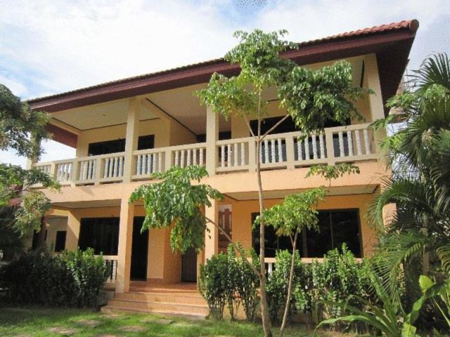 Lanta Bee Garden Sha Extra Koh Lanta