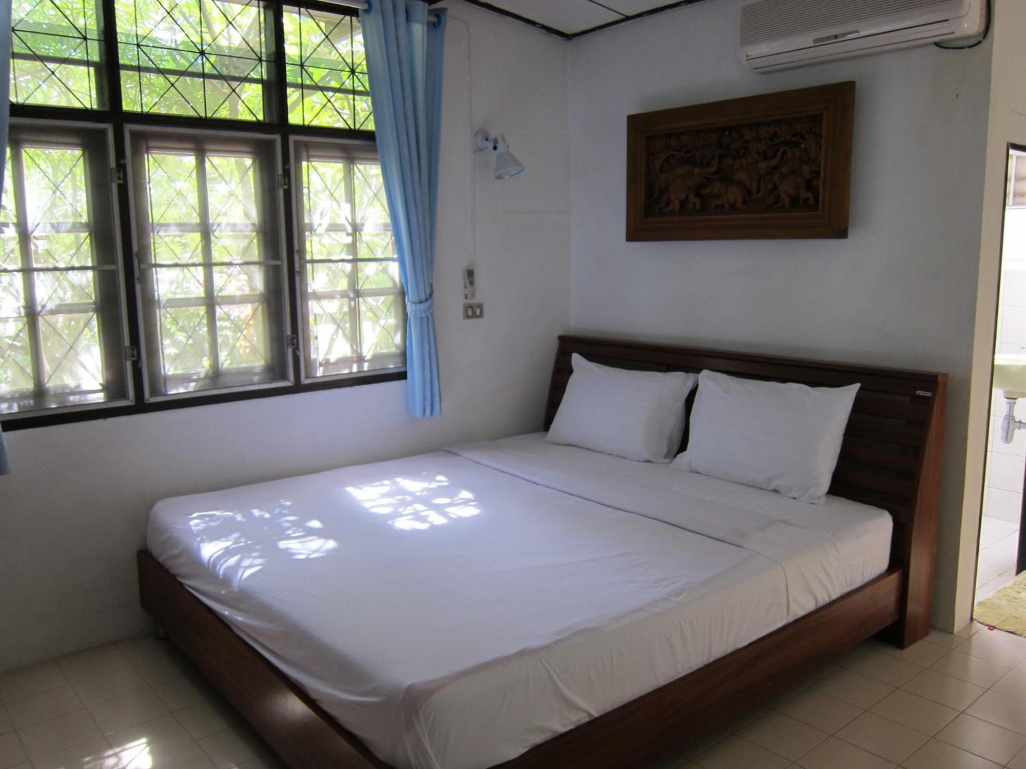 Bangpo Village Resort 2*