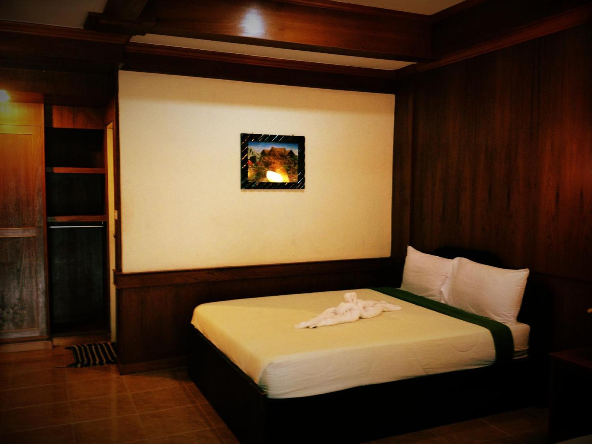 Resort Mr. Black Haad Rin