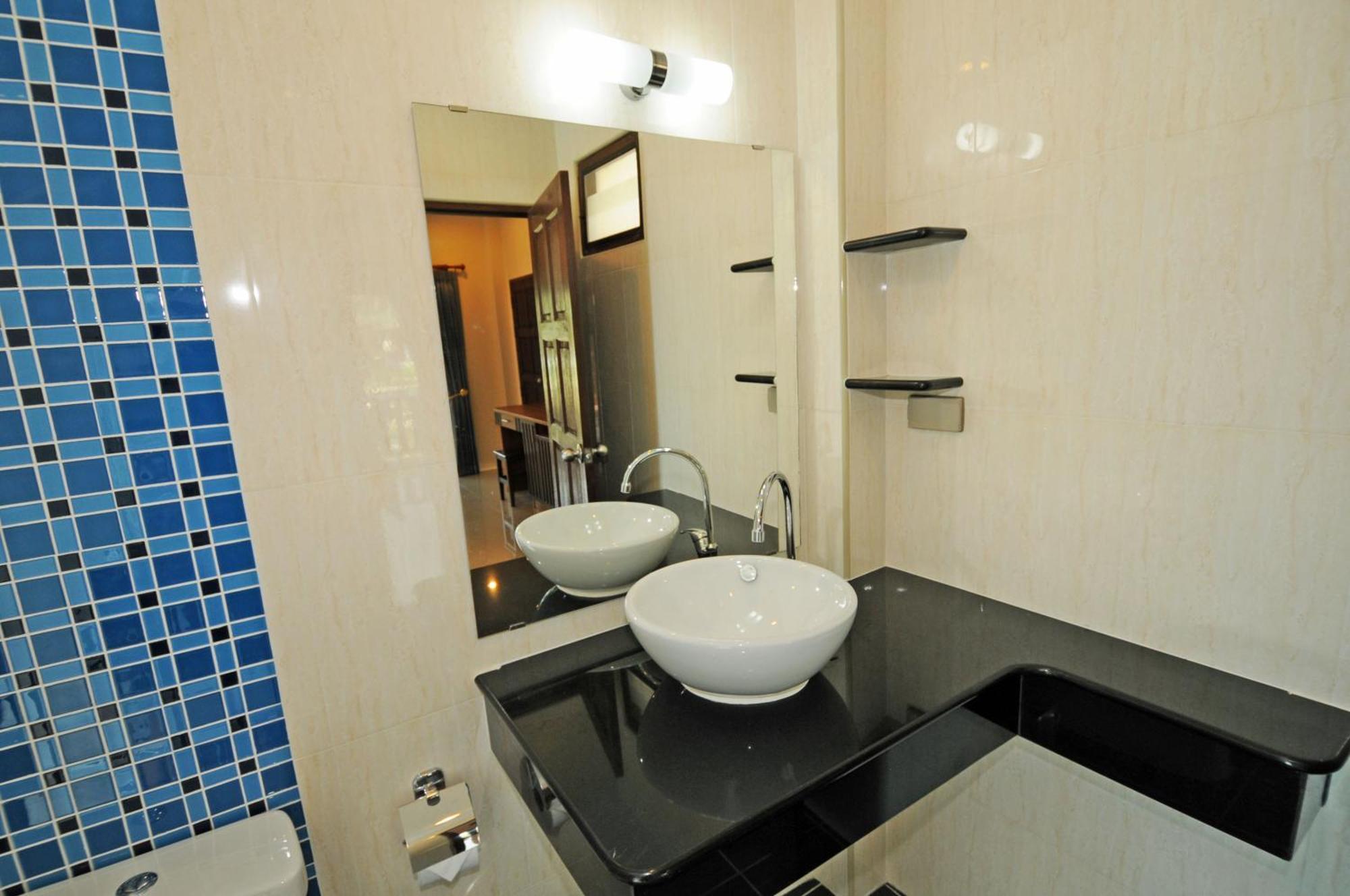 Phatcharee Resort 3*