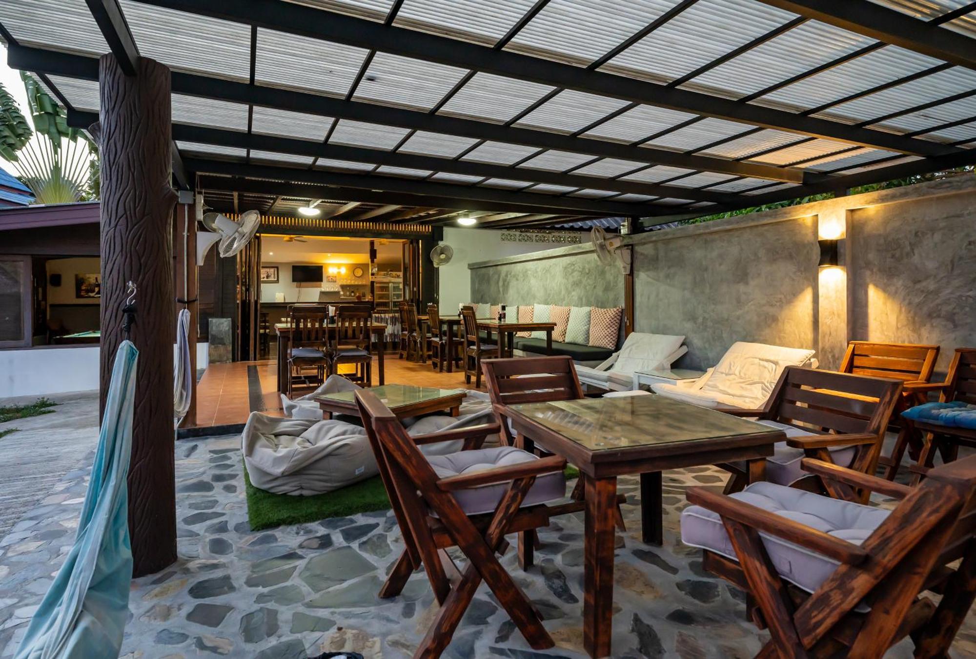 Phatcharee Resort Baan Tai