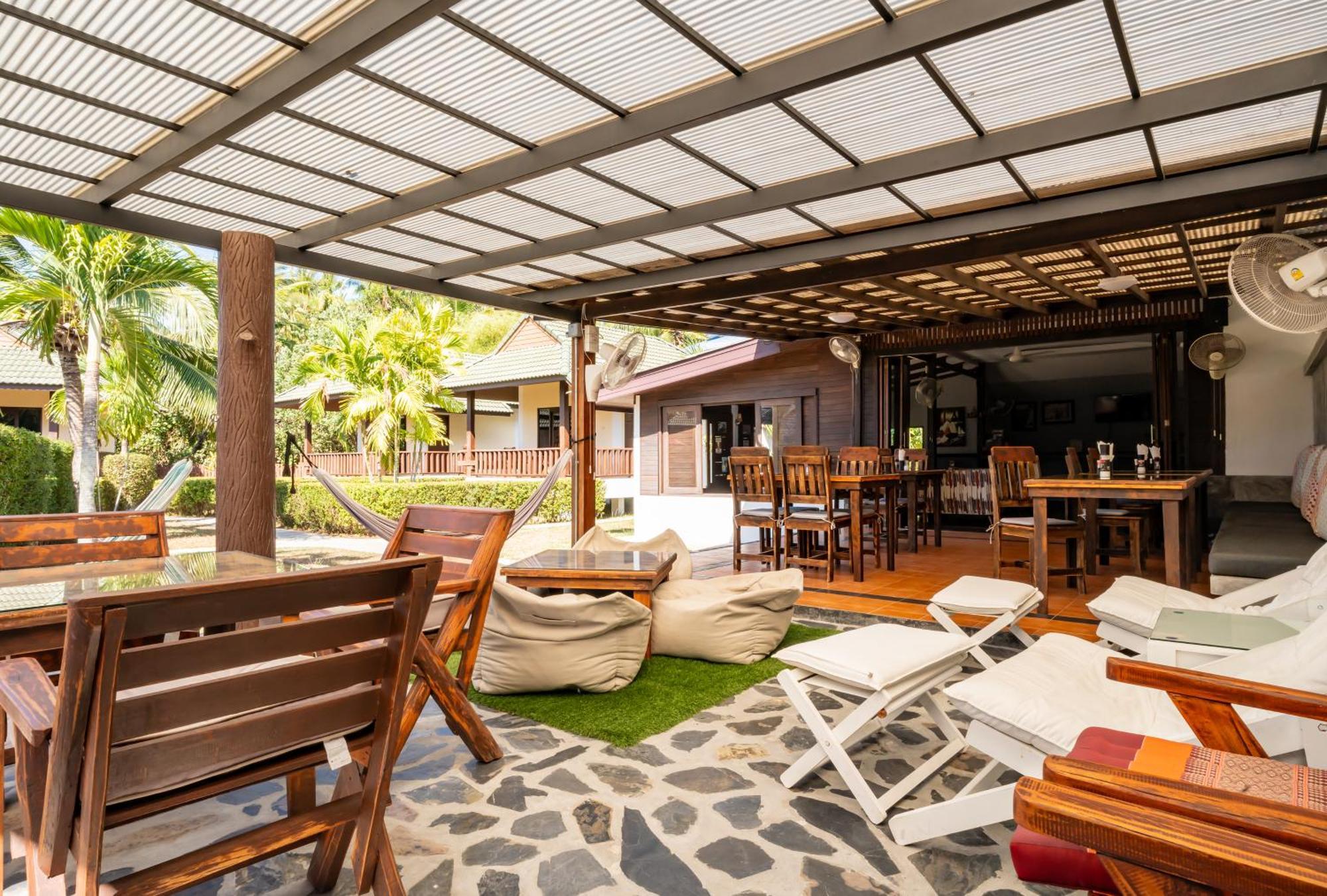 Resort Phatcharee Baan Tai