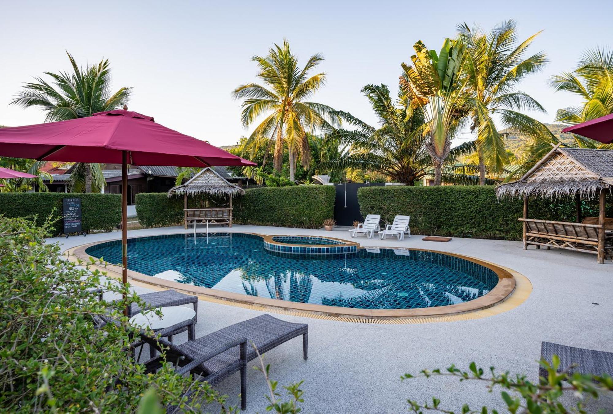 Resort Phatcharee Baan Tai