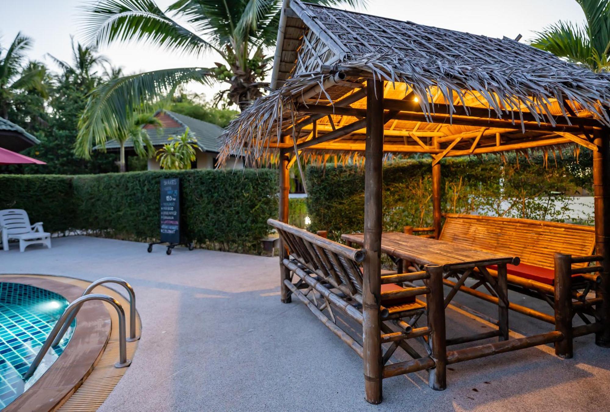 Phatcharee Resort