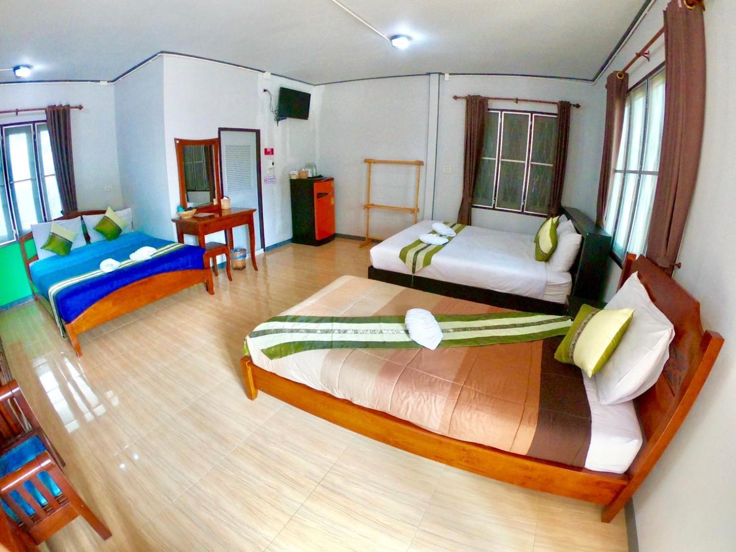Hostel Revolution *