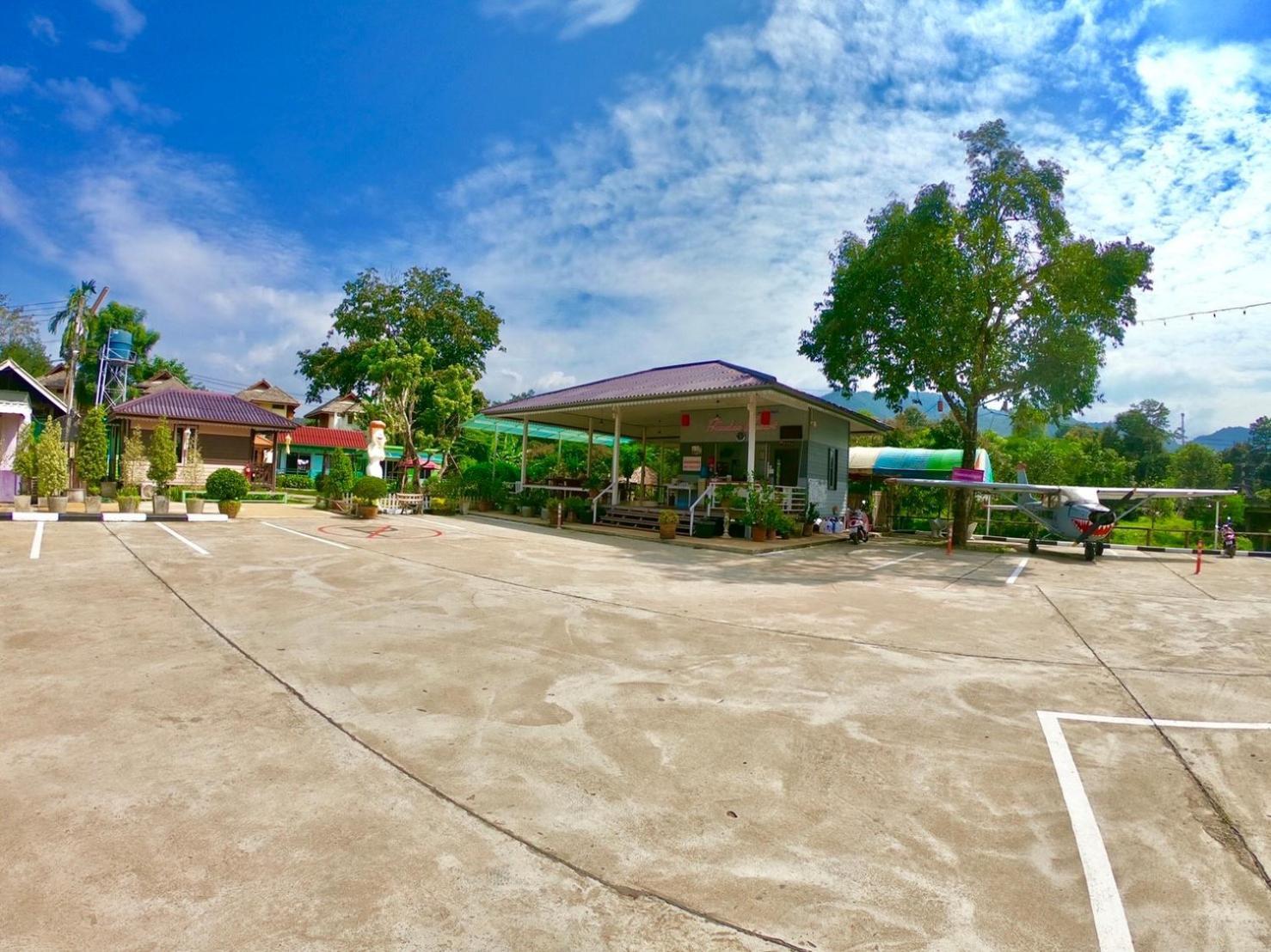 Revolution Hostel Pai