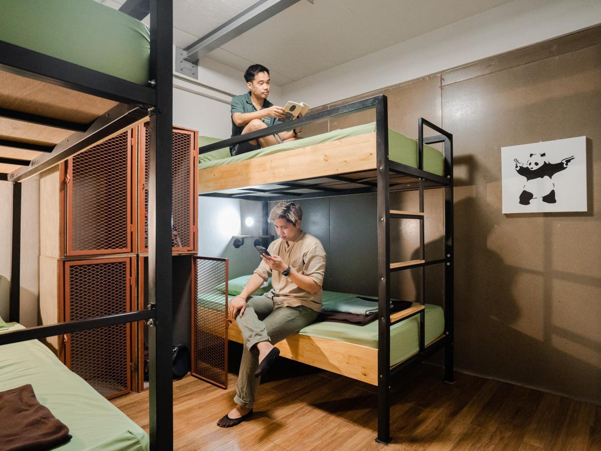 Hybrit Hostel&cafe Albergue