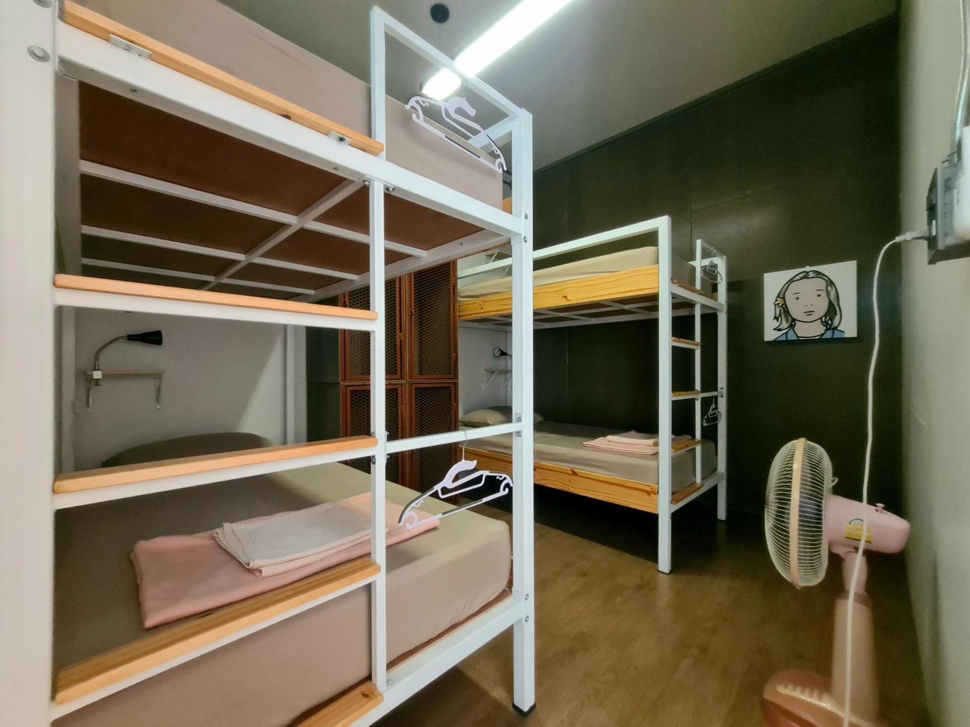 Hybrit Hostel&cafe Albergue
