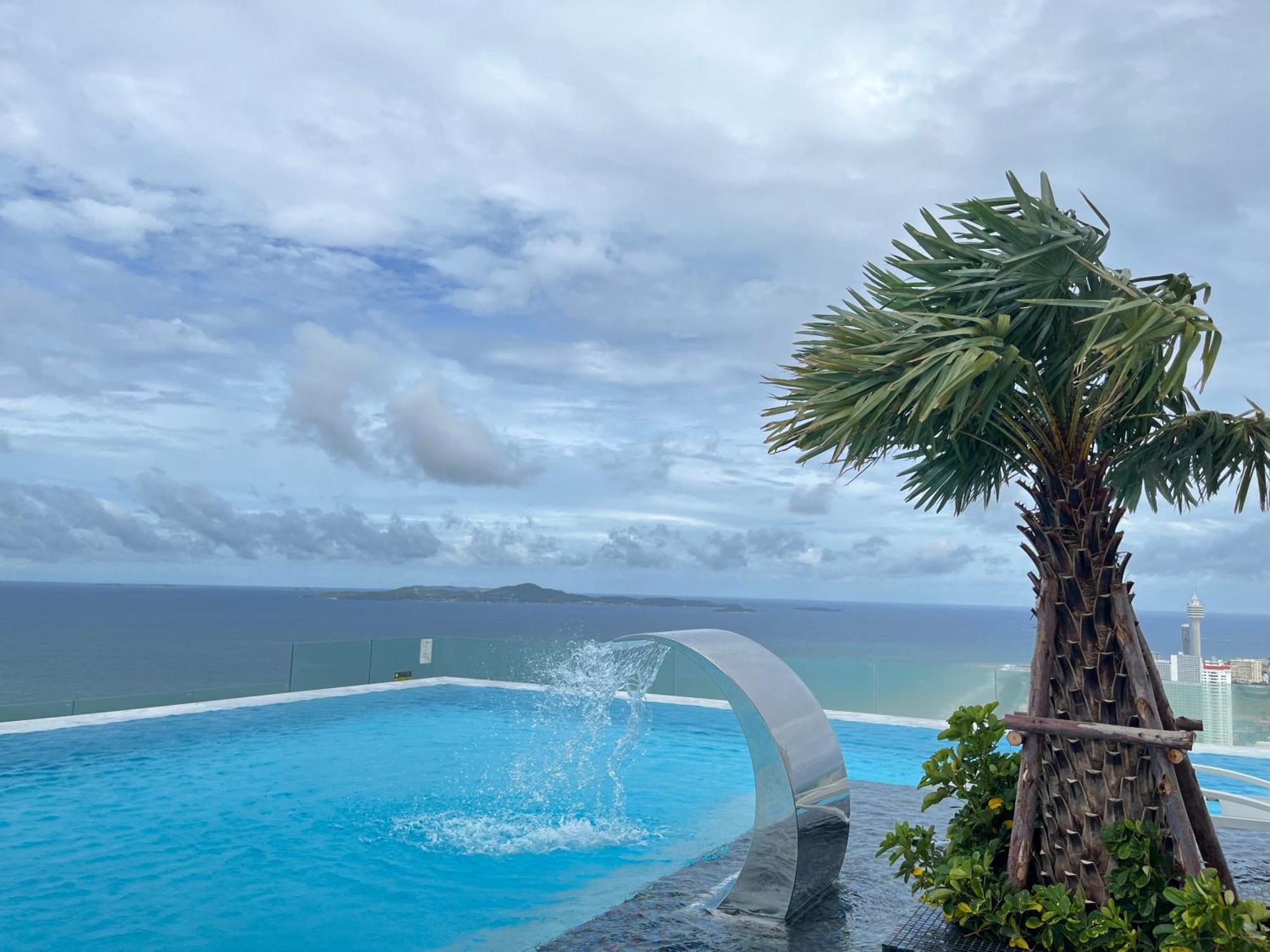 Apartment The Astra Sky River Jomtien Beach