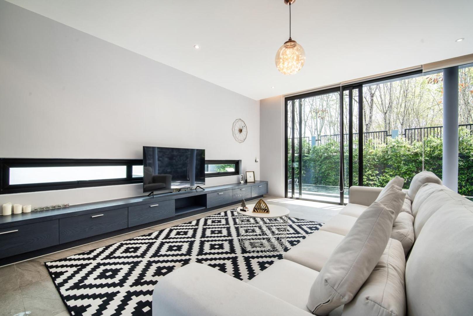 Villa Super High Ceiling Luxury 3 Bedrooms Pool