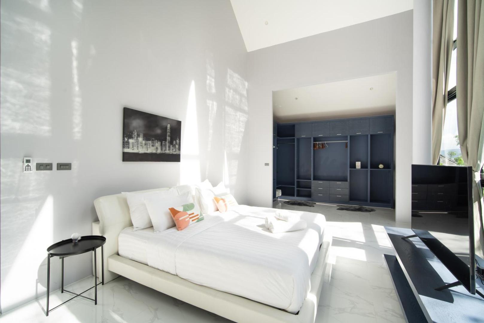 Super High Ceiling Luxury 3 Bedrooms Pool Villa
