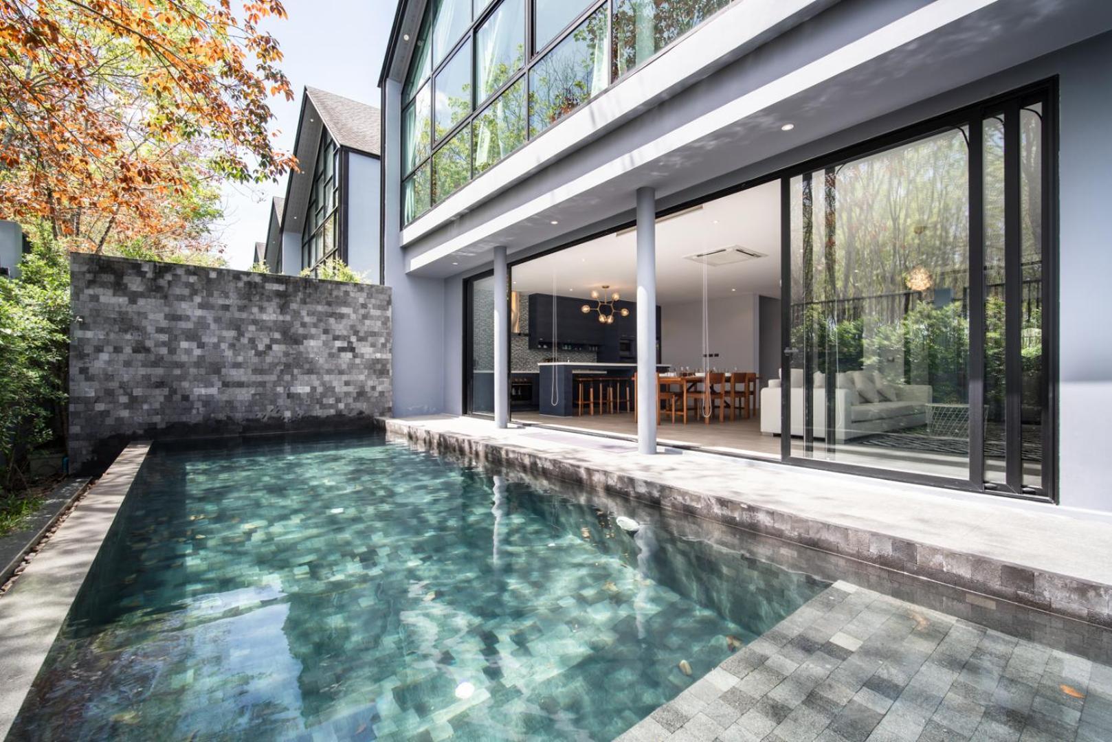Super High Ceiling Luxury 3 Bedrooms Pool Villa *