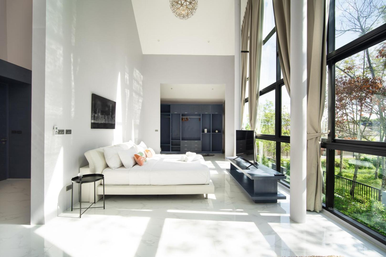 Villa Super High Ceiling Luxury 3 Bedrooms Pool Phuket