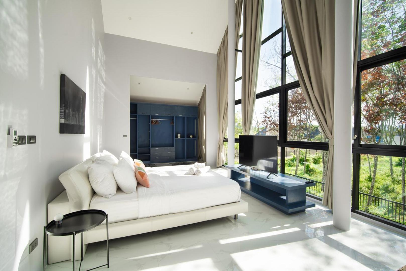 Villa Super High Ceiling Luxury 3 Bedrooms Pool Phuket