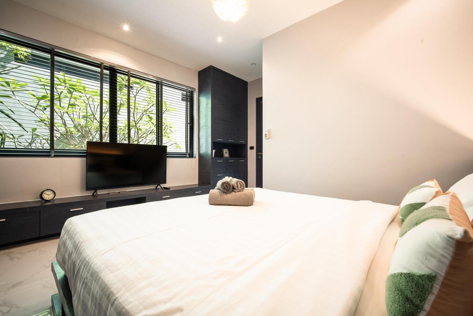 Super High Ceiling Luxury 3 Bedrooms Pool *
