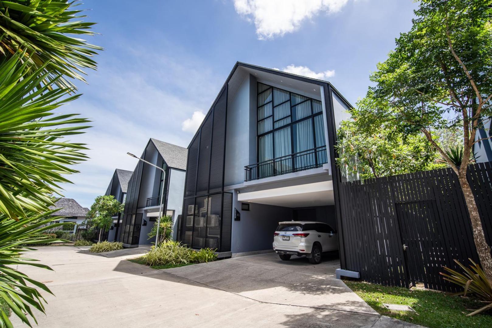 Super High Ceiling Luxury 3 Bedrooms Pool