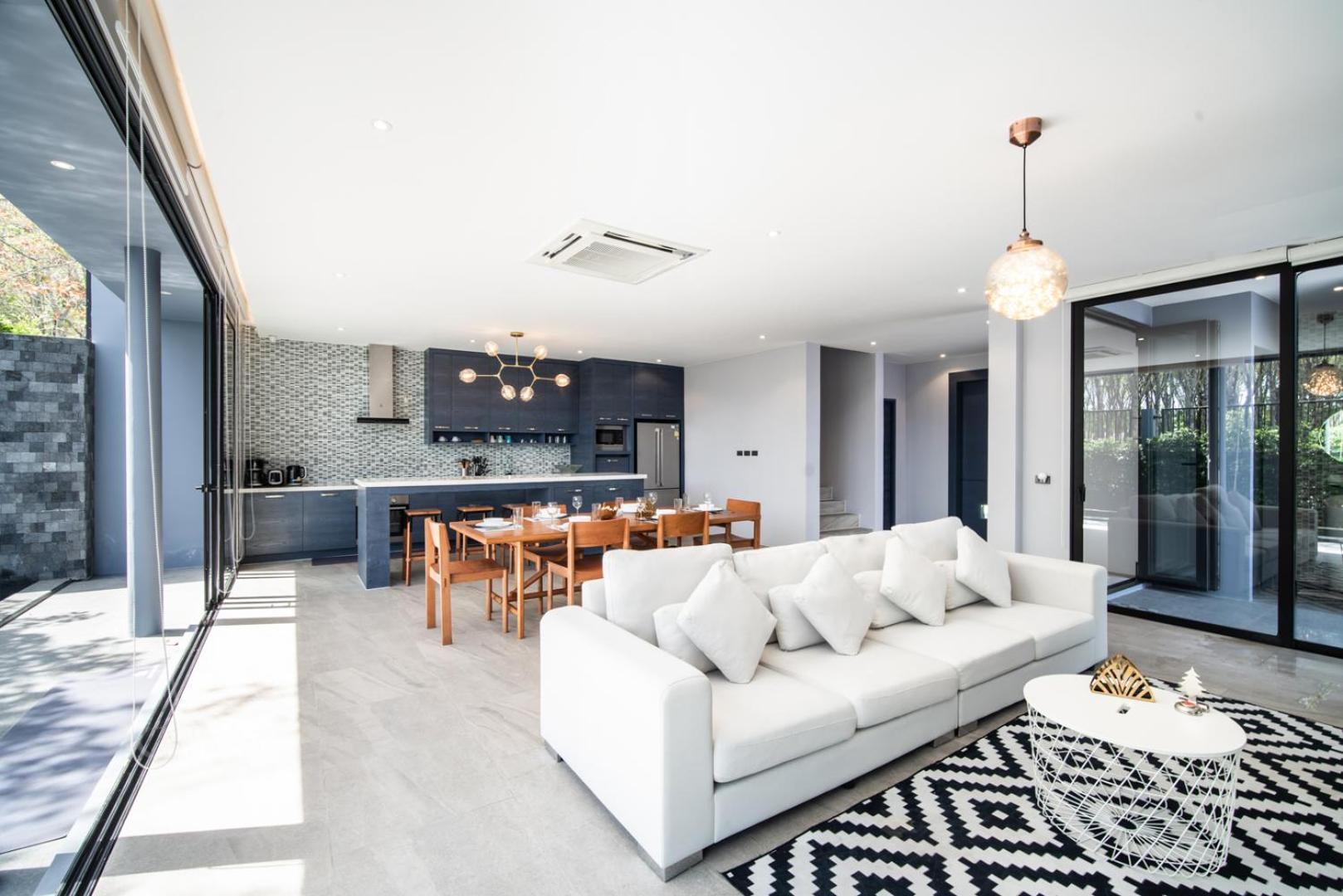 Super High Ceiling Luxury 3 Bedrooms Pool Villa Phuket