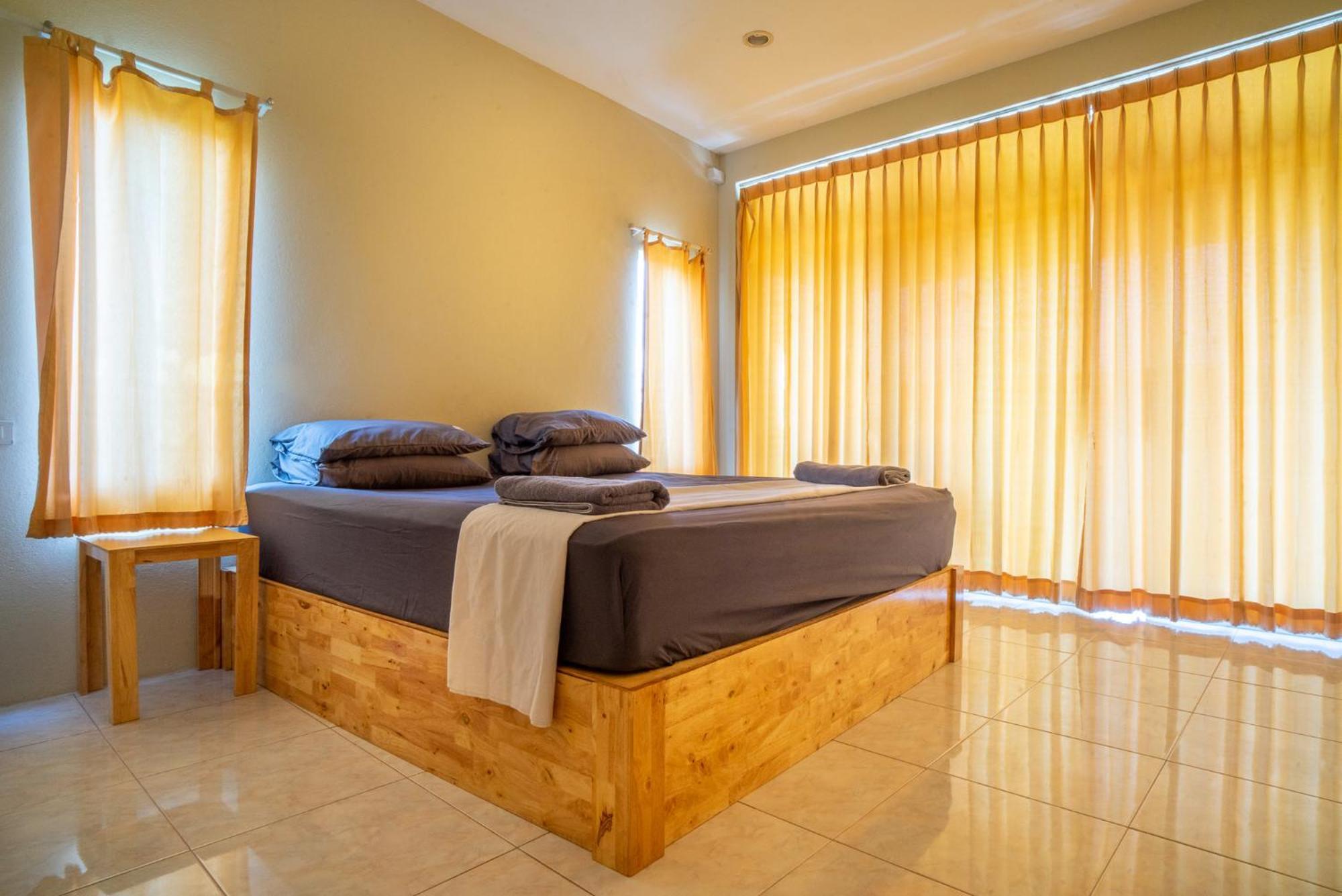 Echo Hostel Baan Tai